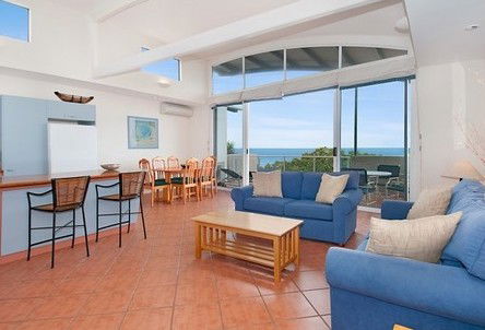 Aqua Promenade Beachfront Apartments - Accommodation Mermaid Beach 2