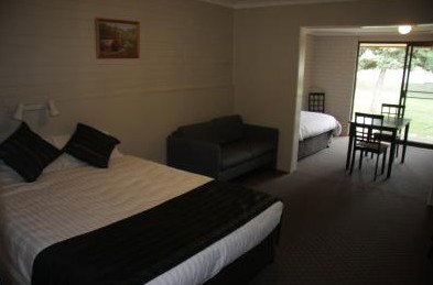 Snowy Mountains Motel - Accommodation Mermaid Beach 0