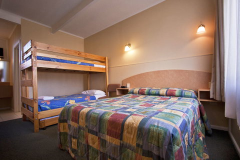 Parkville Motel - Accommodation Mermaid Beach 1