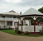 California Manor Bed and Breakfast - - Accommodation Mermaid Beach