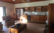 Mercedes House - Accommodation Mermaid Beach 5