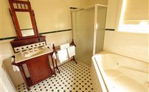 Wagga Wagga Country Cottages - - Accommodation Mermaid Beach 5