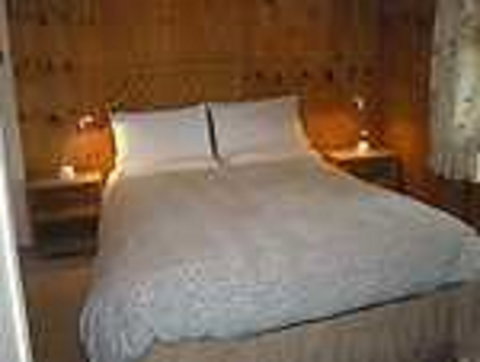 Fairview Farm Cottages - Accommodation Mermaid Beach 0