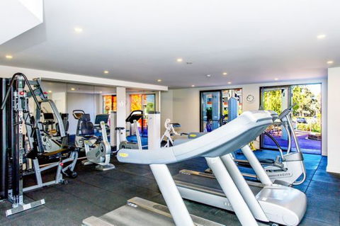 Alpha Canberra Hotel And Apartments - Accommodation Mermaid Beach 4