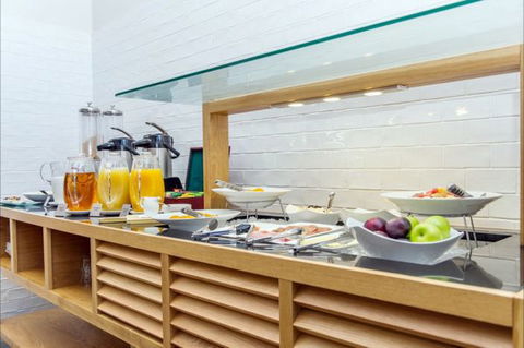 Alpha Canberra Hotel And Apartments - Accommodation Mermaid Beach 6