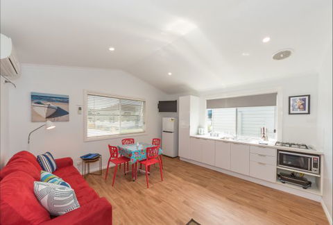 Colonial Holiday Park And Leisure Village - Accommodation Mermaid Beach 5