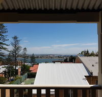 Newcastle Terraces and Apartments - Harbourside Apartment - Accommodation Mermaid Beach