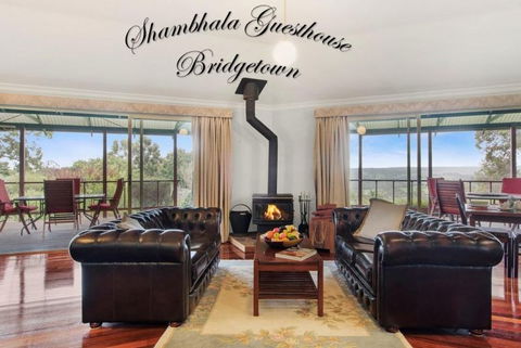 Shambhala Guesthouse - Accommodation Mermaid Beach 6