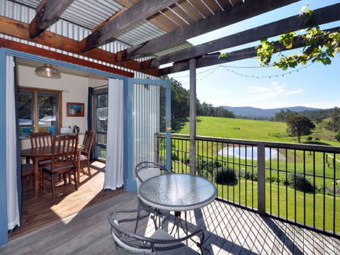 Wedge-tail Loft - Accommodation Mermaid Beach 0