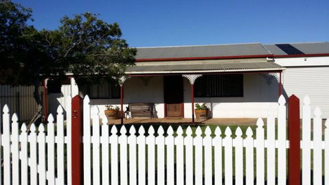 Angas Cottage - Accommodation Mermaid Beach 2
