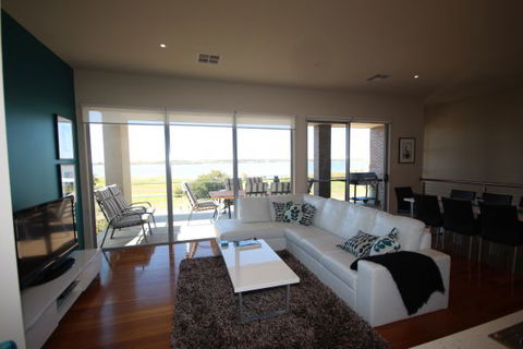 LJ Hooker Goolwa Holiday Rentals - 42 Underwood Avenue, Goolwa Beach - Accommodation Mermaid Beach 0