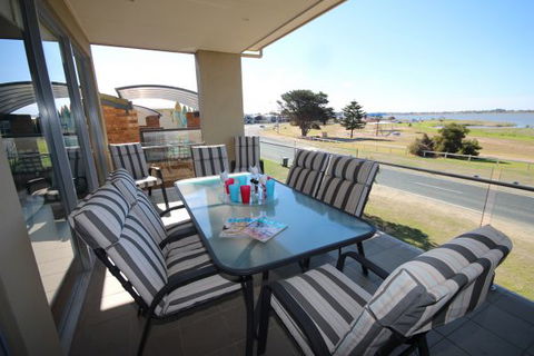 LJ Hooker Goolwa Holiday Rentals - 42 Underwood Avenue, Goolwa Beach - Accommodation Mermaid Beach 1