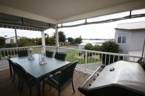 LJ Hooker Goolwa Holiday Rentals - 42 Underwood Avenue, Goolwa Beach - Accommodation Mermaid Beach 6