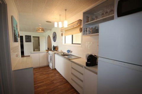 LJ Hooker Goolwa Holiday Rentals - 42 Underwood Avenue, Goolwa Beach - Accommodation Mermaid Beach 11