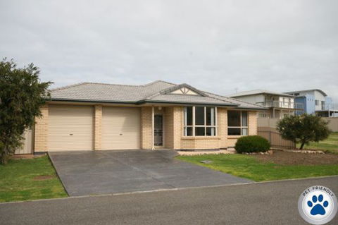 LJ Hooker Goolwa Holiday Rentals - 42 Underwood Avenue, Goolwa Beach - Accommodation Mermaid Beach 20