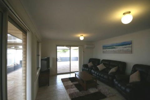 LJ Hooker Goolwa Holiday Rentals - 42 Underwood Avenue, Goolwa Beach - Accommodation Mermaid Beach 22