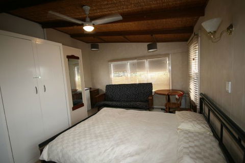 LJ Hooker Goolwa Holiday Rentals - 42 Underwood Avenue, Goolwa Beach - Accommodation Mermaid Beach 27