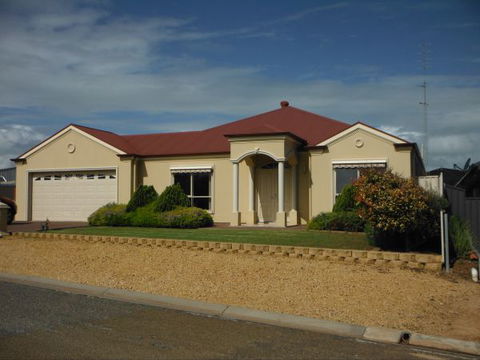 New Ladsys - Accommodation Mermaid Beach 0