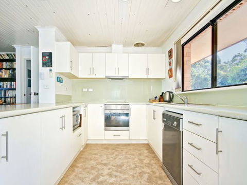 Century 21 SouthCoast: Burrangarra - Accommodation Mermaid Beach 1