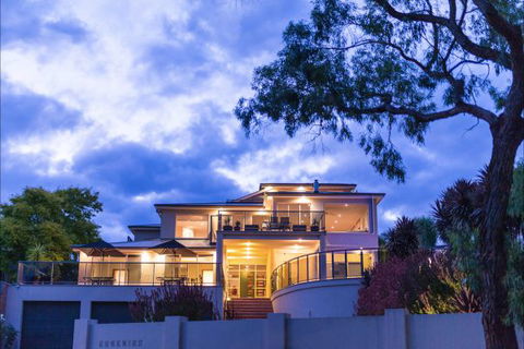 Eugenie's Luxury Accommodation - Accommodation Mermaid Beach 0