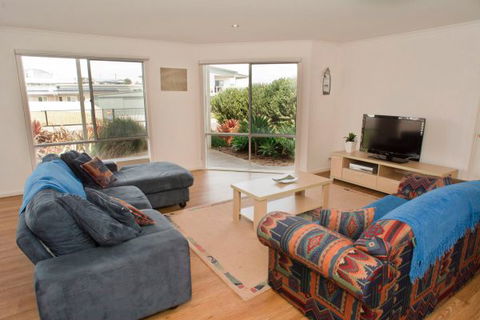 Ocean Sounds - Accommodation Mermaid Beach 4