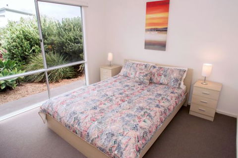 Ocean Sounds - Accommodation Mermaid Beach 6