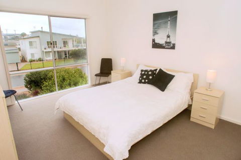 Ocean Sounds - Accommodation Mermaid Beach 7