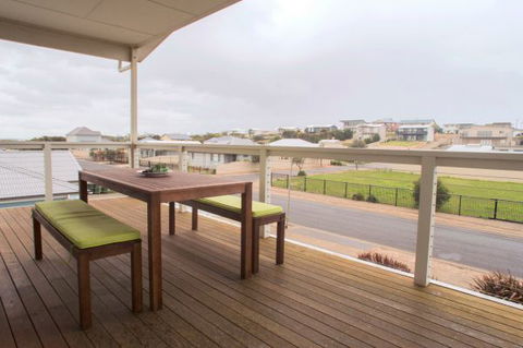 Ocean Sounds - Accommodation Mermaid Beach 9