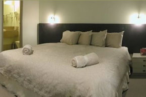 Astra  - Accommodation Mermaid Beach 5