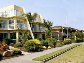 Abel Tasman Motor Inn & Apartments - Accommodation Mermaid Beach 0
