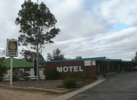Rainbow Motor Lodge Pot of Gold - Accommodation Mermaid Beach
