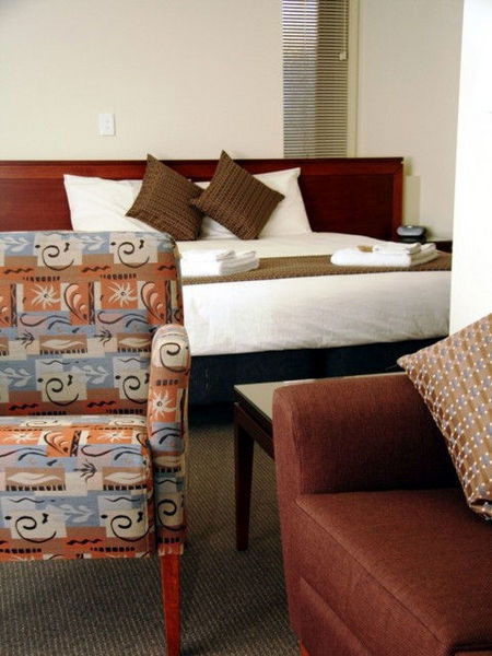 Strath Motel - Accommodation Mermaid Beach 1