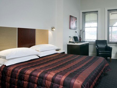 Auldington - Accommodation Mermaid Beach 3
