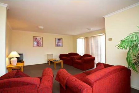 Quest Trinity House - Accommodation Mermaid Beach 2