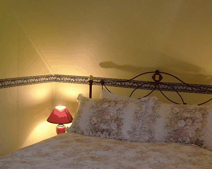 Hamilton Old School House Cottages - Accommodation Mermaid Beach