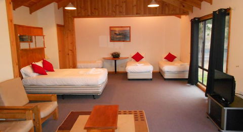 Eastcoast Central Watersedge Resort - Accommodation Mermaid Beach 1