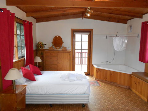 Eastcoast Central Watersedge Resort - Accommodation Mermaid Beach 2