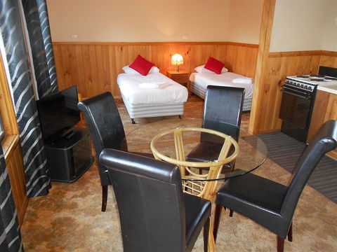 Eastcoast Central Watersedge Resort - Accommodation Mermaid Beach 3