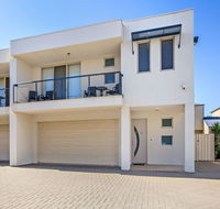 Century 21 SouthCoast The Residence - Accommodation Mermaid Beach
