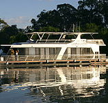 Whitewater Houseboat - Accommodation Mermaid Beach