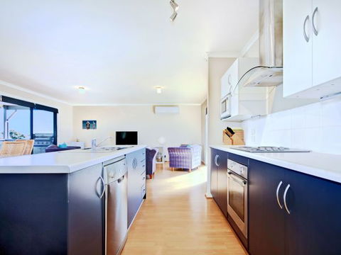 Century 21 SouthCoast: Whinnerah Sunsets - Accommodation Mermaid Beach 3