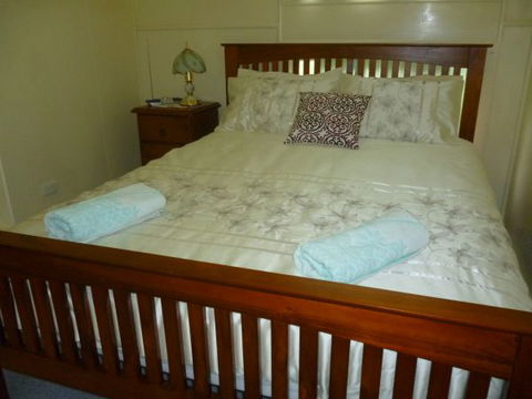 Christmas Creek Cafe` And Cabins - Accommodation Mermaid Beach 3