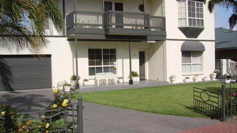 Glenelg Sea-Breeze B&B - Accommodation Mermaid Beach 0