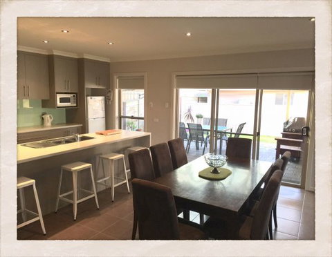 Adore 6 Villa - Accommodation Mermaid Beach 2