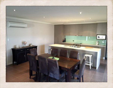 Adore 6 Villa - Accommodation Mermaid Beach 4