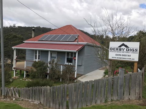 Derby Digs Cottage - Accommodation Mermaid Beach 0