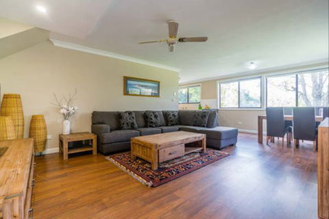 Kookaburra Retreat - Accommodation Mermaid Beach 2