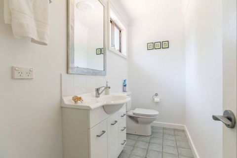 Kookaburra Retreat - Accommodation Mermaid Beach 7