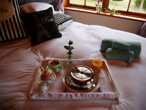 La Perrie Chalet Bed And Breakfast - Accommodation Mermaid Beach 1