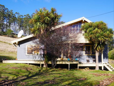 La Perrie Chalet Bed And Breakfast - Accommodation Mermaid Beach 6